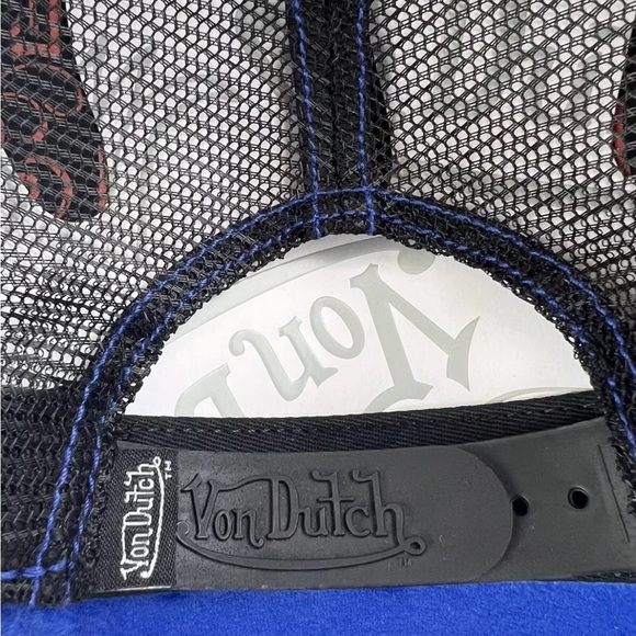 Von Dutch Blue Velvet Upside Down Embroidered Logo
VELVET Trucker Hat/Snapback - Picture 14 of 14